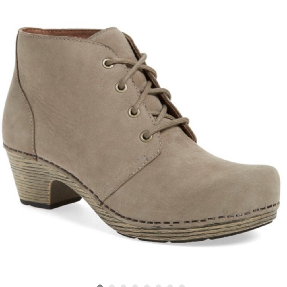 Dansko MEENA leather chukka ankle boots euro 39 us 9 taupe